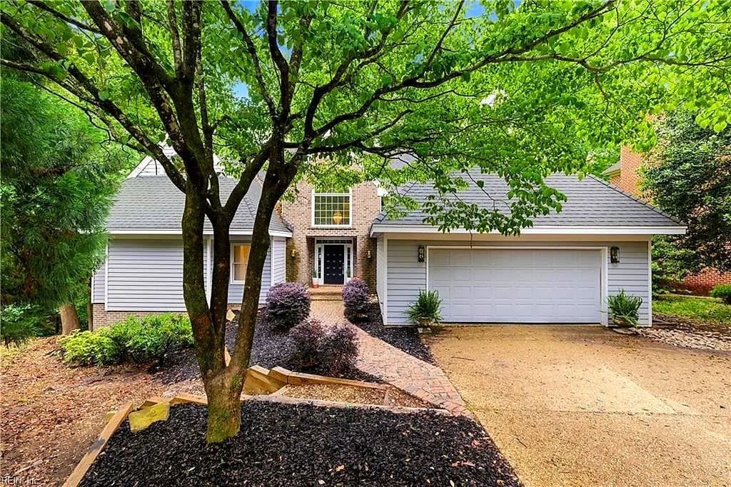 4 Majesties MEWS, Williamsburg — 4 bed Residential, 3,170 sqft