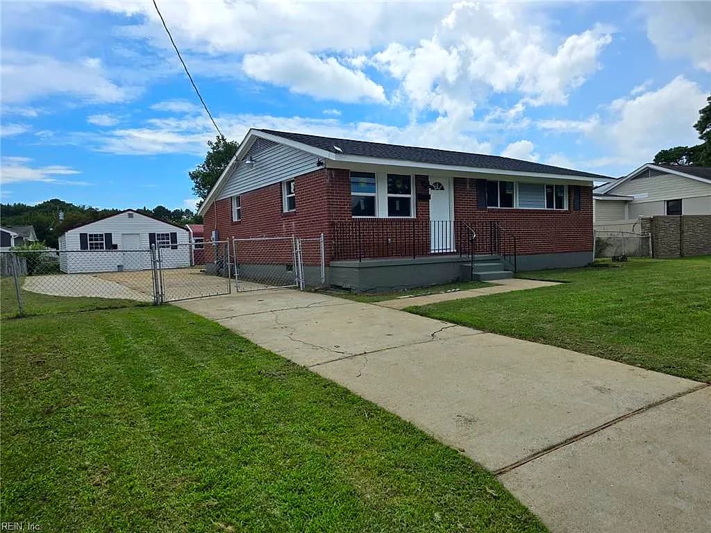 919 Warfield DR, PORTSMOUTH VA 23701 - Main photo