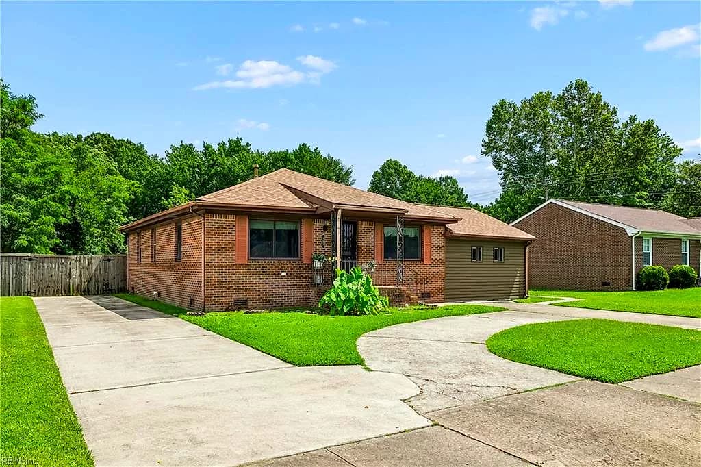 805 Portland ST, CHESAPEAKE VA 23324 - Photo 4