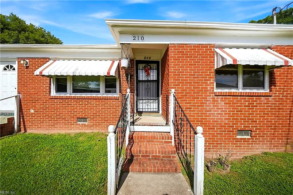 210 S Division ST, SUFFOLK VA 23434 - Photo 3