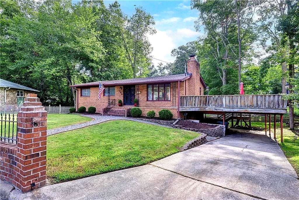 156 Barksdale DR, Newport News — 4 bed Residential, 2,600 sqft