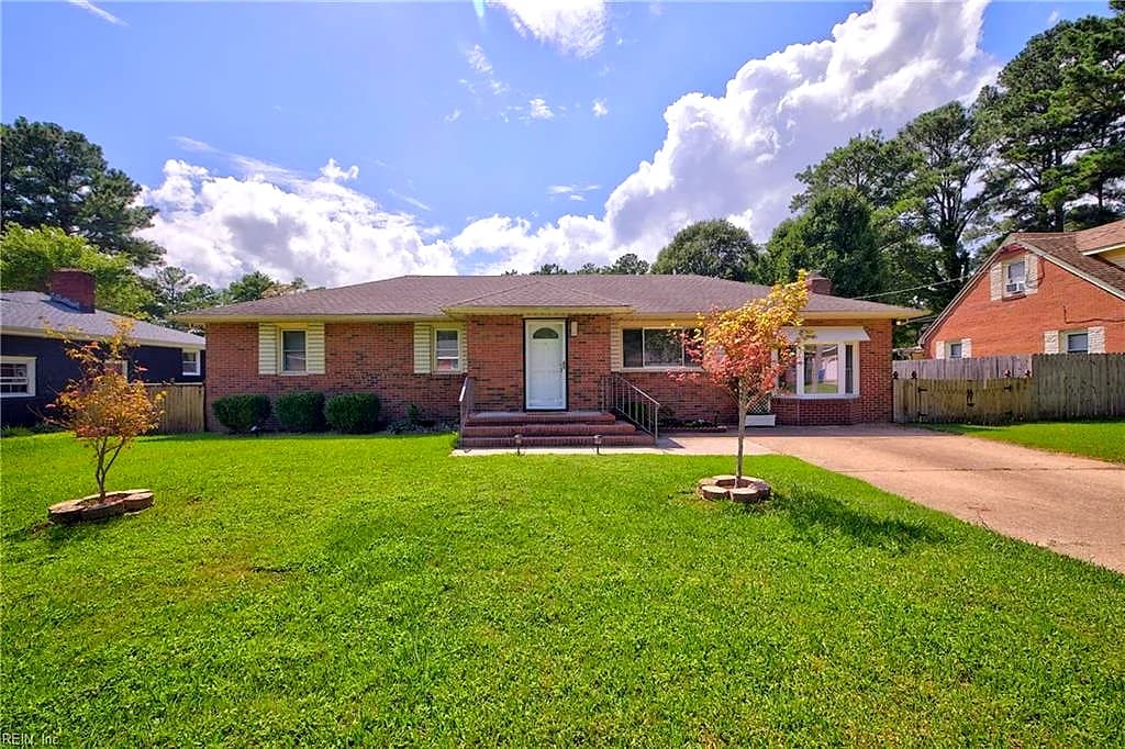 216 Shore Side RD, CHESAPEAKE VA 23320 - Photo 2