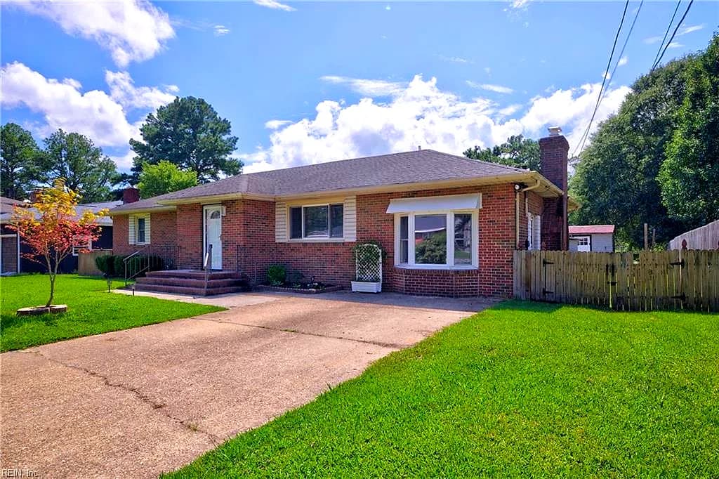 216 Shore Side RD, CHESAPEAKE VA 23320 - Photo 3