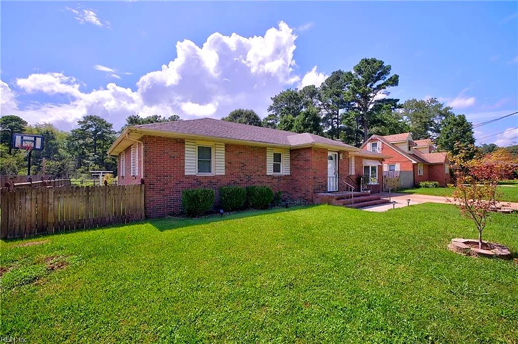 216 Shore Side RD, CHESAPEAKE VA 23320 - Photo 4