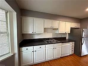 548 Hollomon DR, HAMPTON VA 23666 - Photo 3