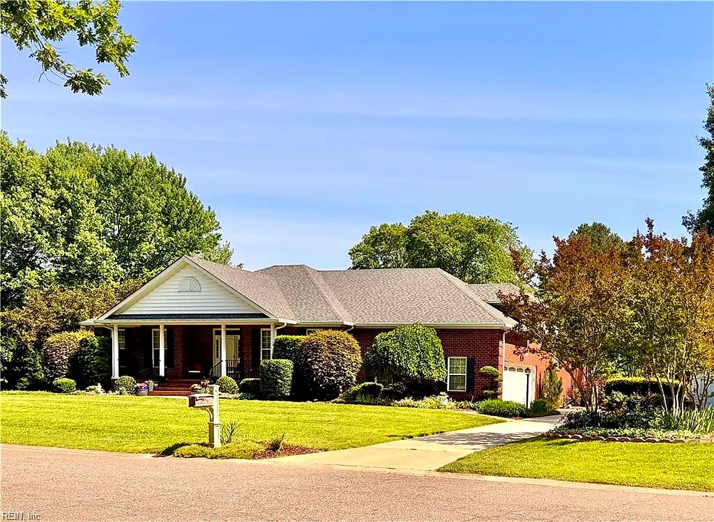8776 Adams DR E, Suffolk — 4 bed Residential, 2,907 sqft