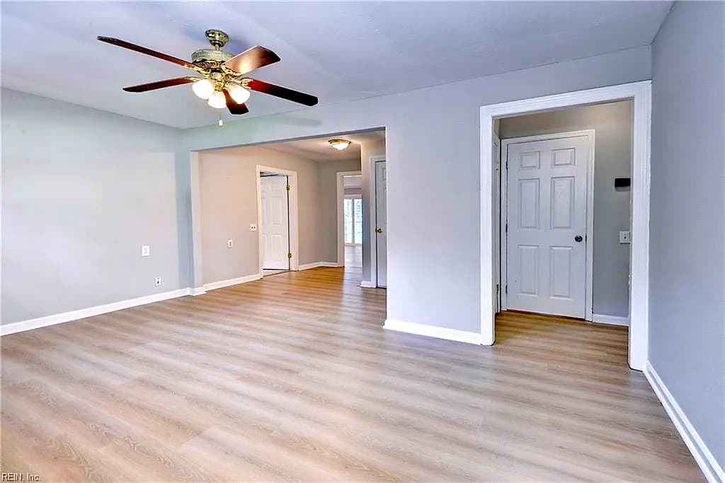 203 Old Seaford RD, SEAFORD VA 23696 - Photo 4