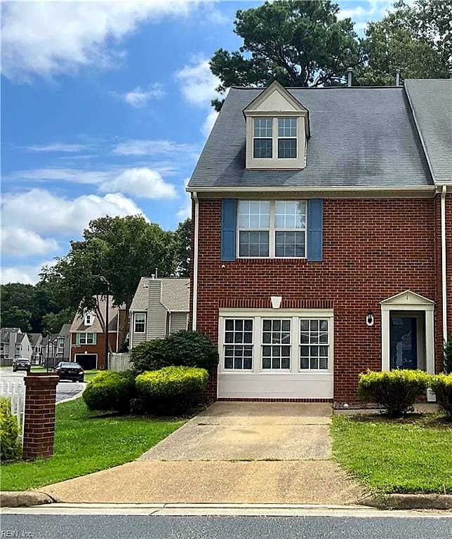 1 Loquat PL, HAMPTON VA 23666 - Photo 2