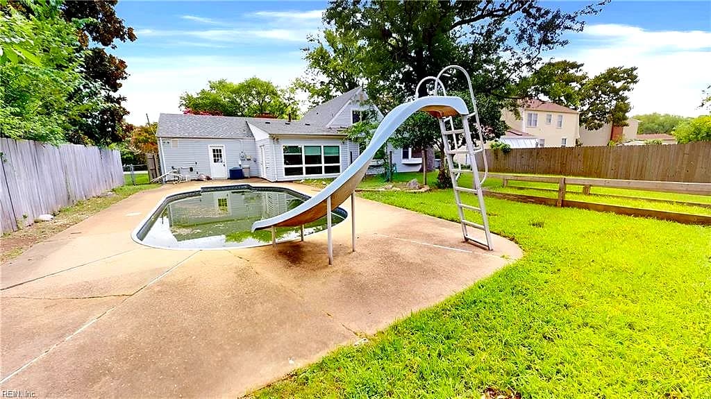 8 Tom Jones CT, HAMPTON VA 23666 - Photo 3