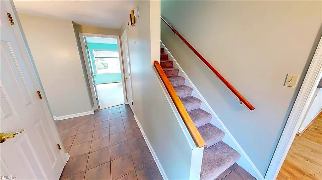 8 Tom Jones CT, HAMPTON VA 23666 - Photo 5
