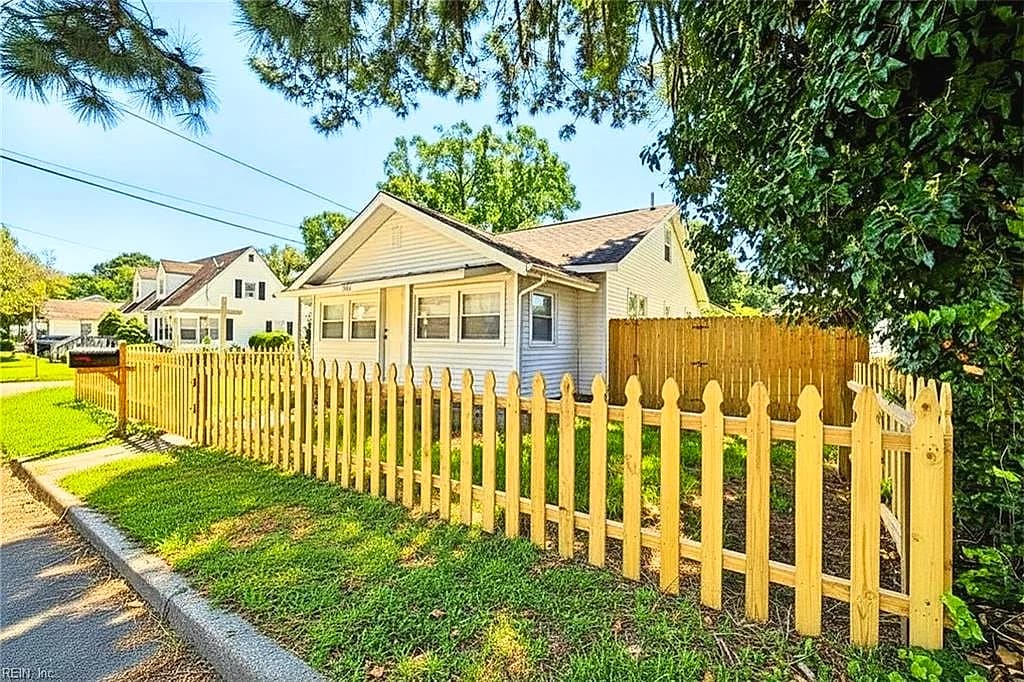 1045 Green ST, NORFOLK VA 23513 - Photo 4