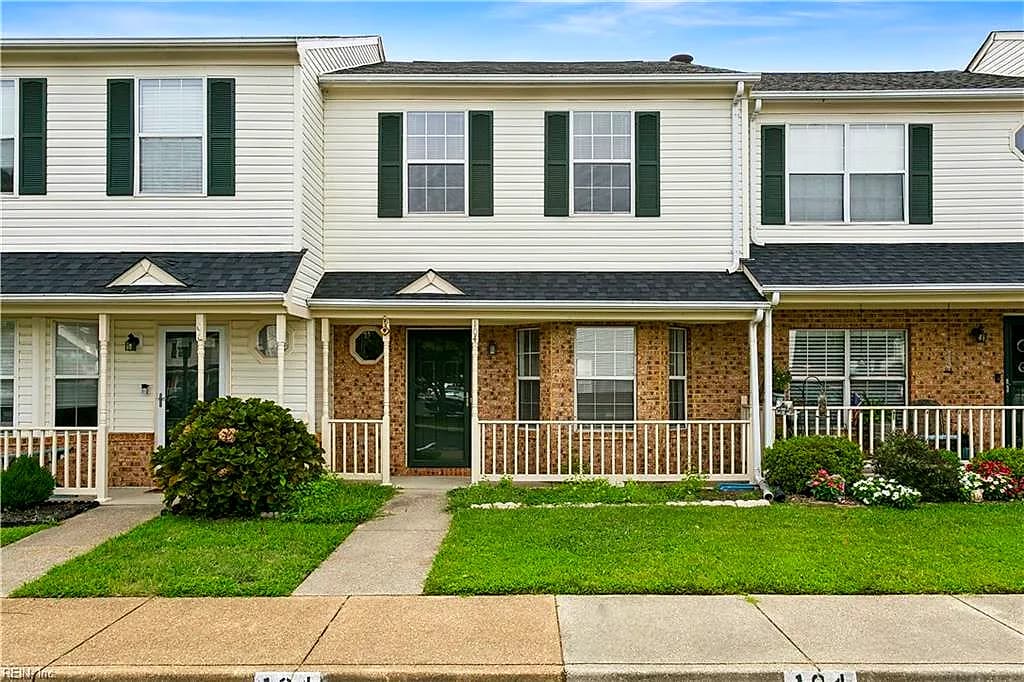 104 Monument CT, YORKTOWN VA 23693 - Main photo
