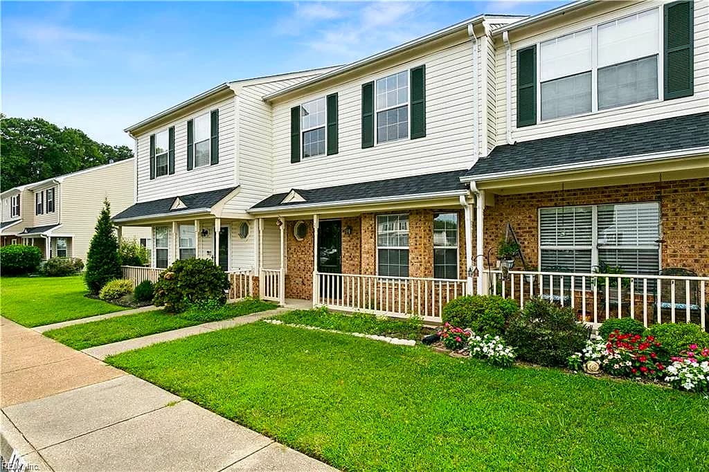 104 Monument CT, YORKTOWN VA 23693 - Photo 4