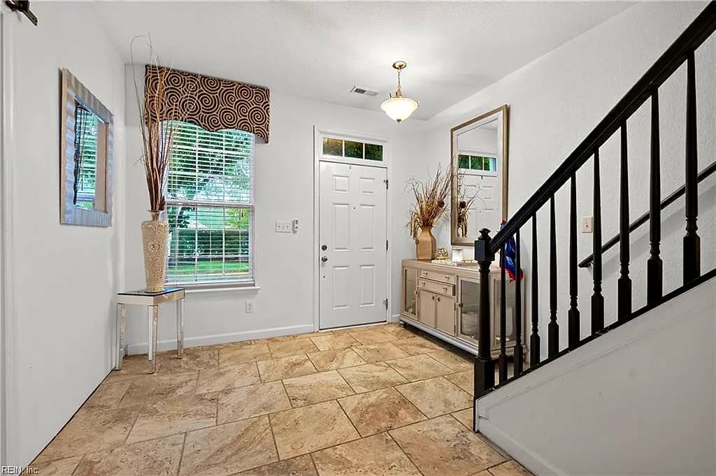 4828 Almandine AVE, VIRGINIA BEACH VA 23462 - Photo 5