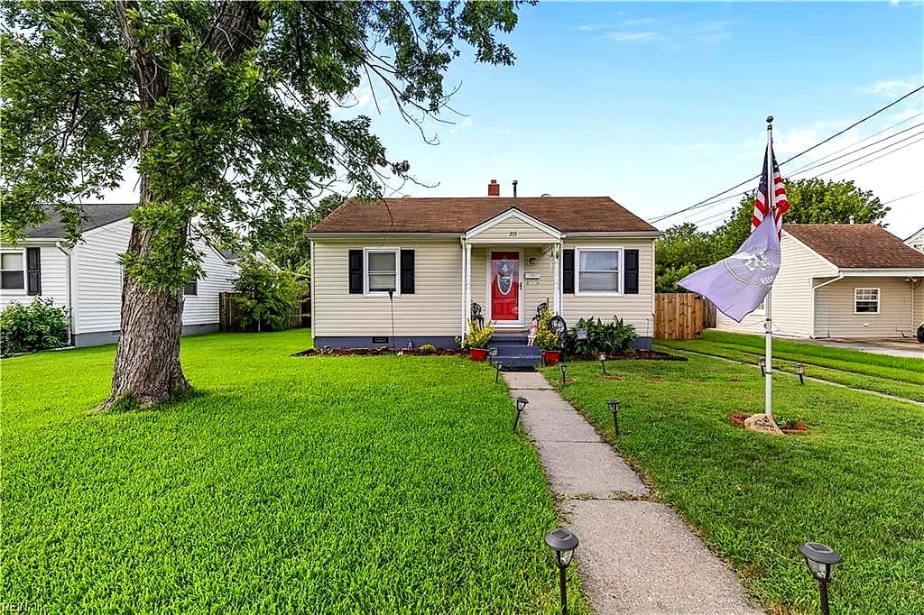 215 Castlewood RD, PORTSMOUTH VA 23702 - Photo 2
