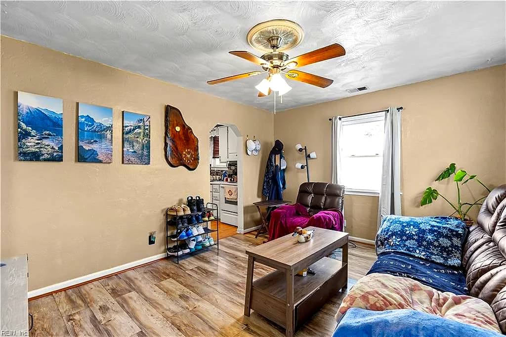 215 Castlewood RD, PORTSMOUTH VA 23702 - Photo 3