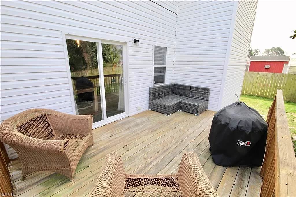 404 Stalham RD, CHESAPEAKE VA 23325 - Photo 4