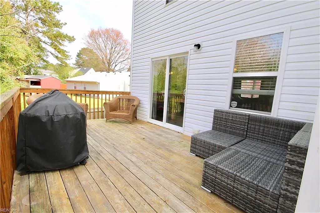 404 Stalham RD, CHESAPEAKE VA 23325 - Photo 5