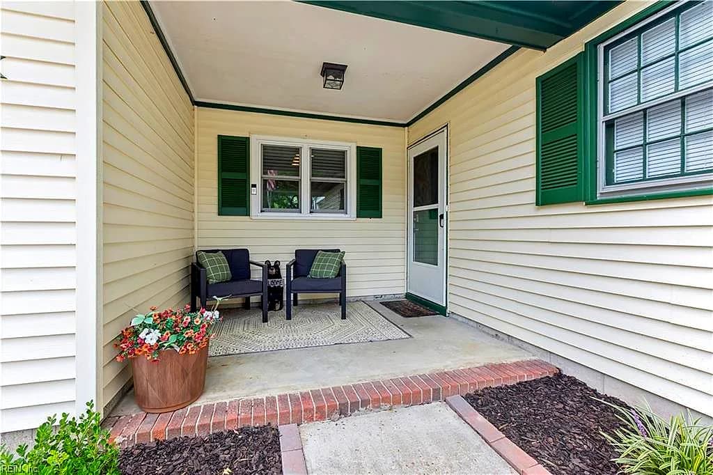 6 Sanlun Lakes DR, HAMPTON VA 23666 - Photo 5