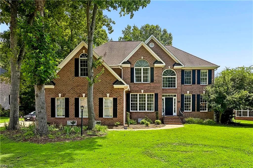 20711 Creekside DR, Smithfield — 5 bed Residential, 3,431 sqft