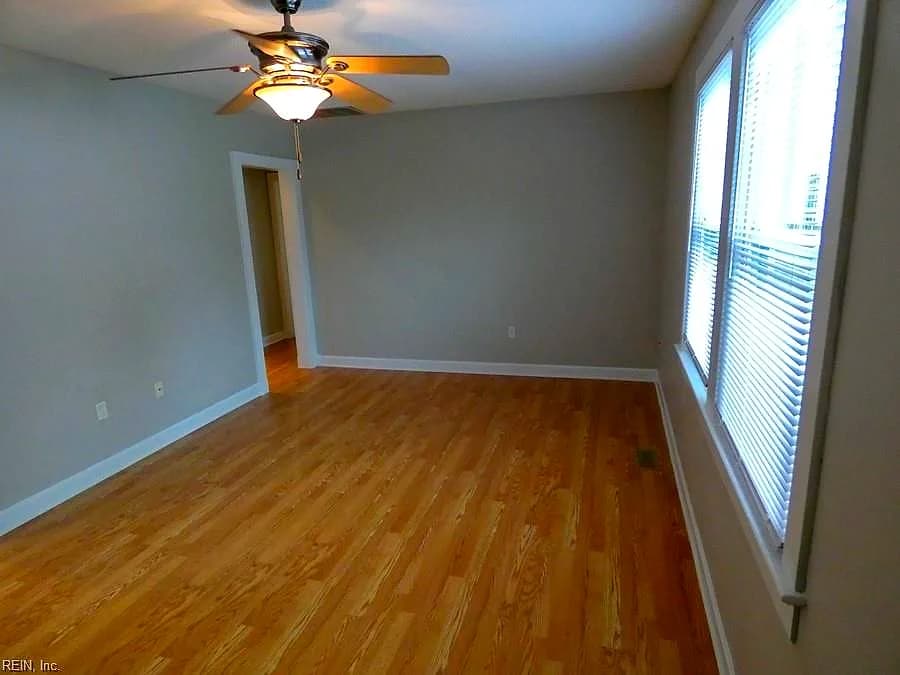 136 Mapleshade AVE, NORFOLK VA 23505 - Photo 5