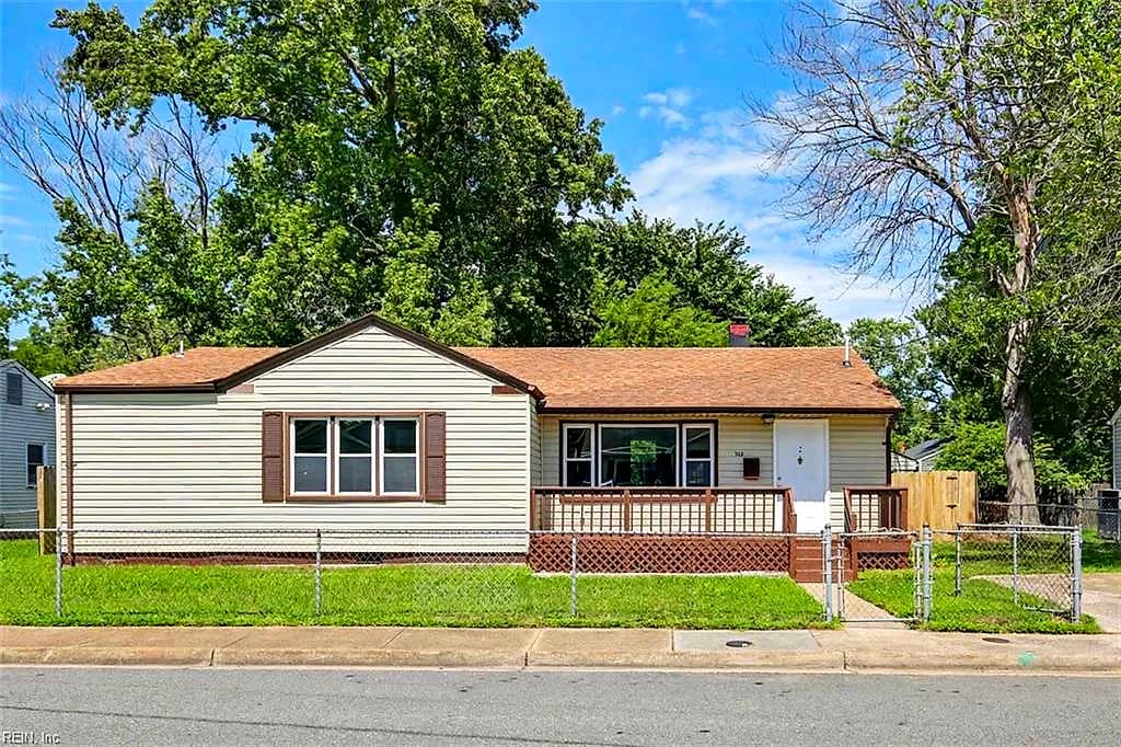 102 W Kelly AVE, HAMPTON VA 23663 - Photo 4