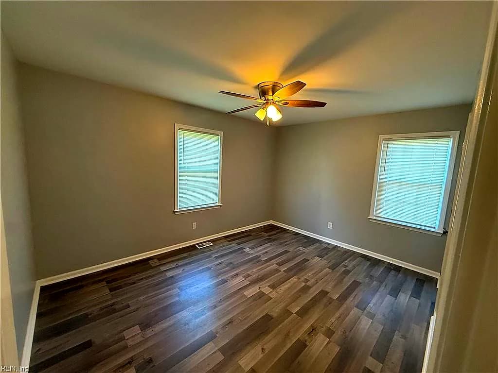 191 Lori CIR, NEWPORT NEWS VA 23602 - Photo 4