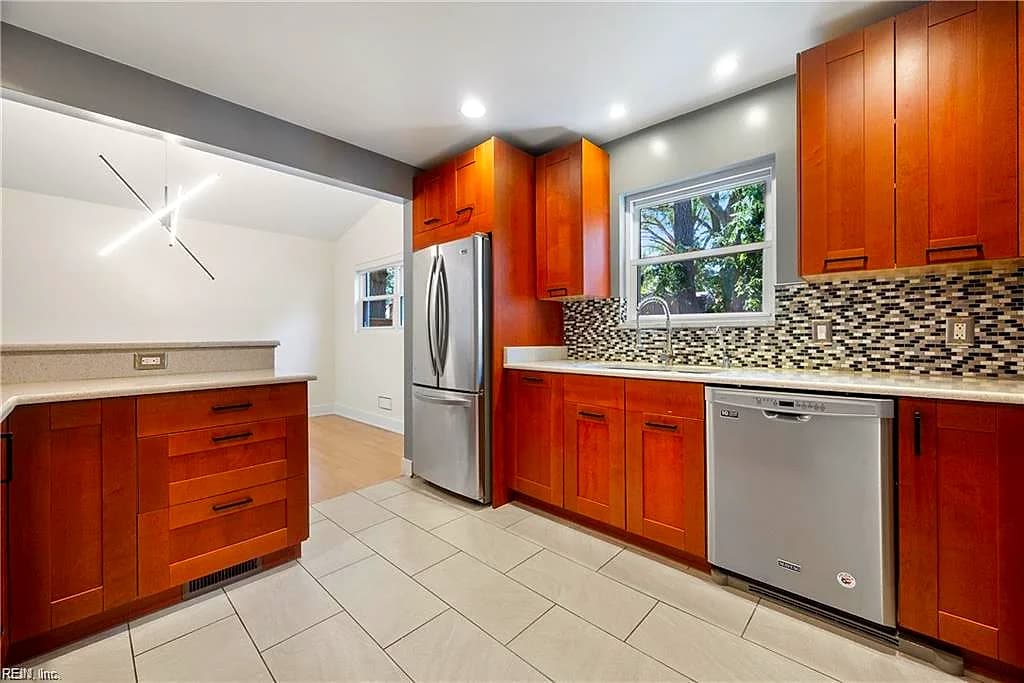 1355 Elk AVE, NORFOLK VA 23518 - Photo 3