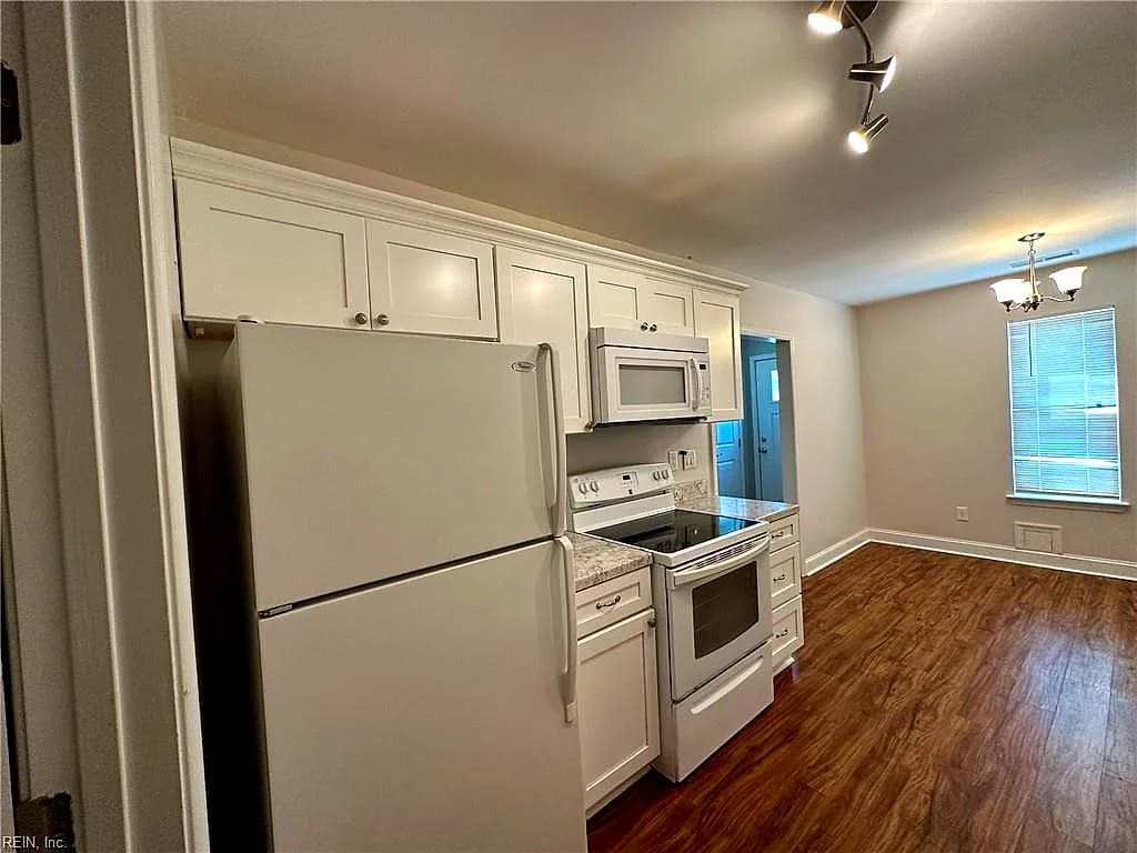 1788 Solar LN, VIRGINIA BEACH VA 23456 - Photo 4