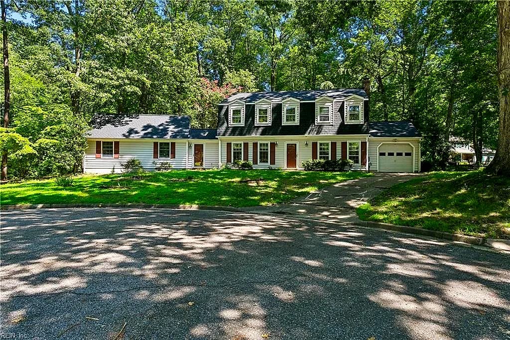 1 Mears CIR, NEWPORT NEWS VA 23602 - Photo 4