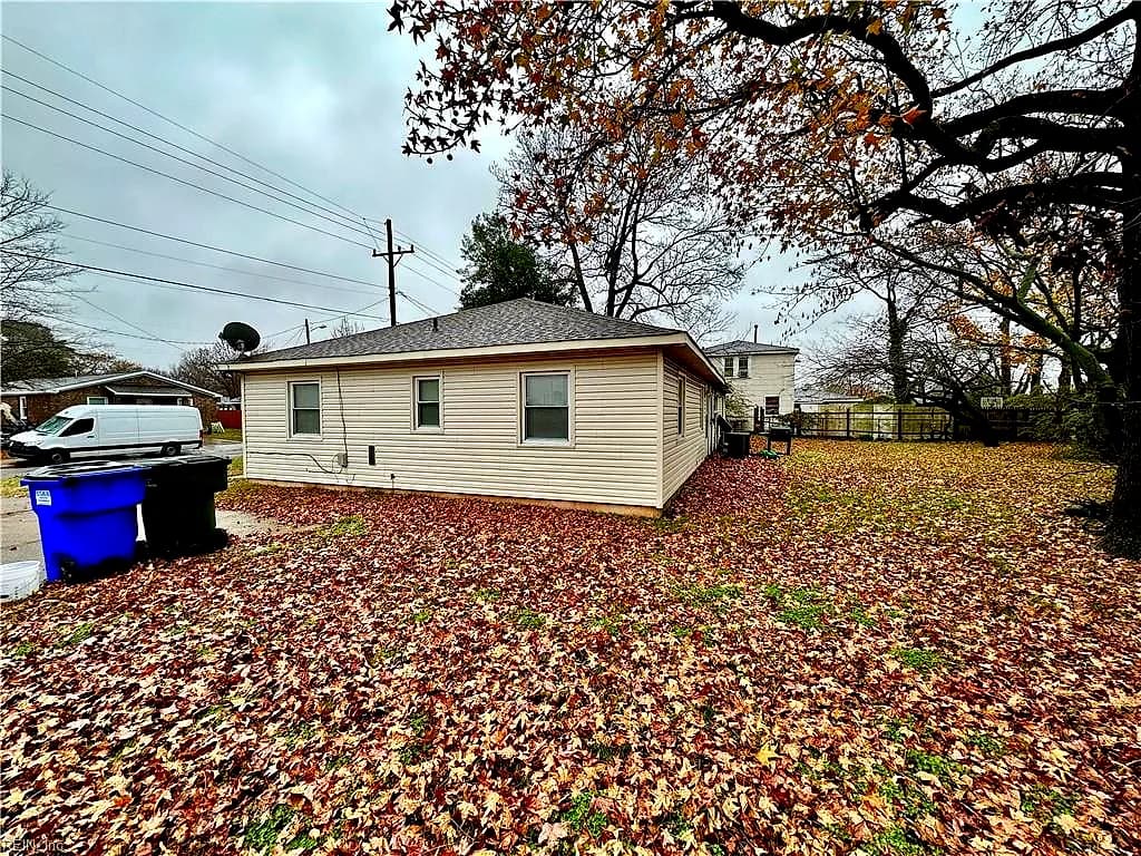 324 Naval Base RD #B, NORFOLK VA 23505 - Photo 3