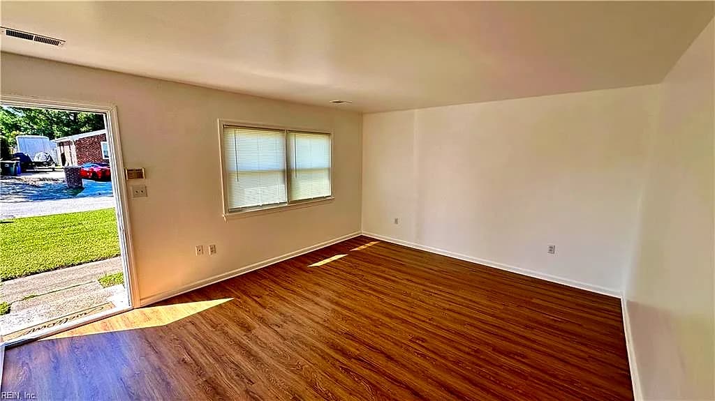 324 Naval Base RD #B, NORFOLK VA 23505 - Photo 4