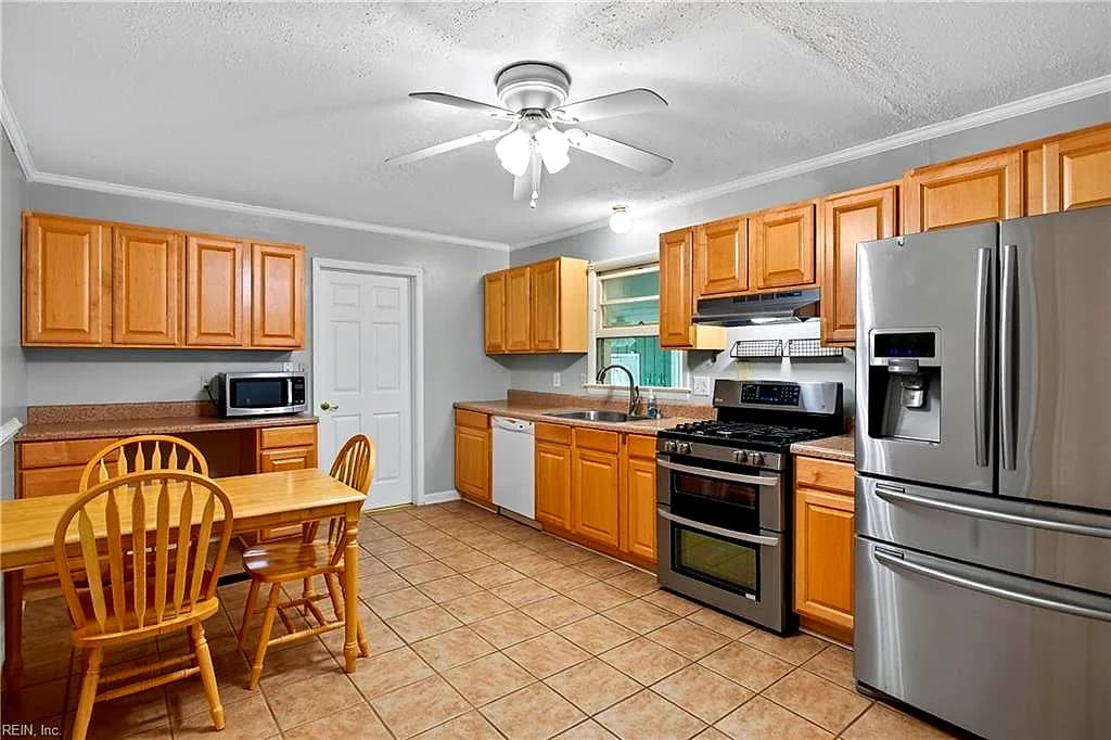 903 Thames Drive DR, HAMPTON VA 23666 - Photo 5