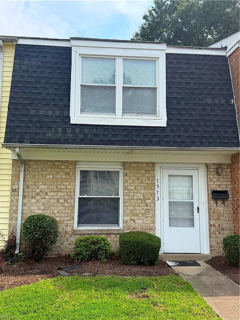 1573 Darren CIR, PORTSMOUTH VA 23701 - Photo 2