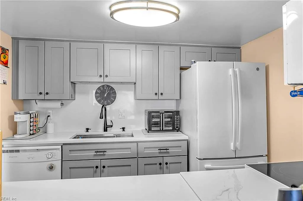 500 Pacific AVE #1012, VIRGINIA BEACH VA 23451 - Photo 4