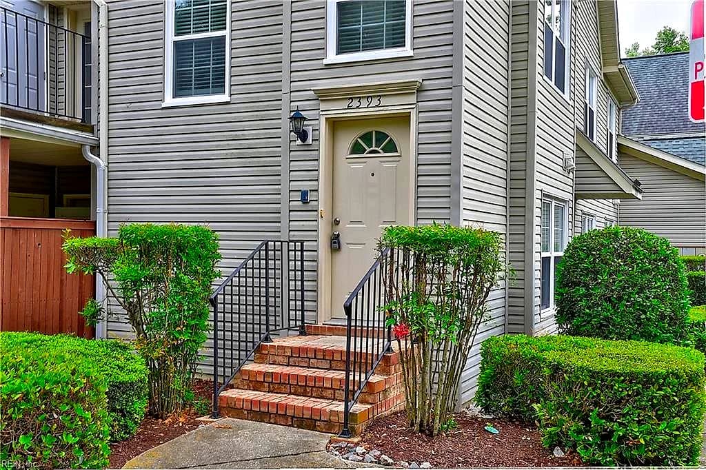 2393 London Pointe DR, VIRGINIA BEACH VA 23454 - Photo 3