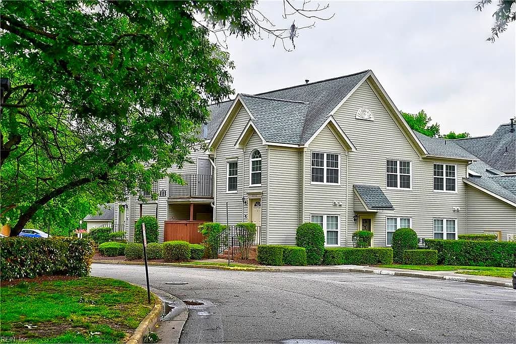 2393 London Pointe DR, VIRGINIA BEACH VA 23454 - Photo 4