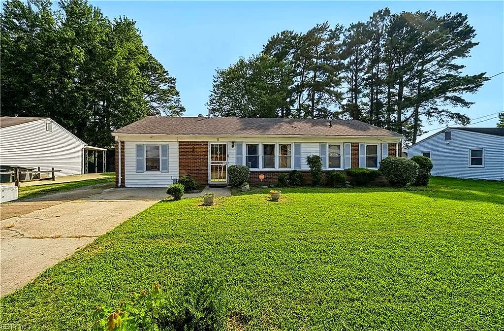 11 Big Bethel RD, HAMPTON VA 23666 - Main photo