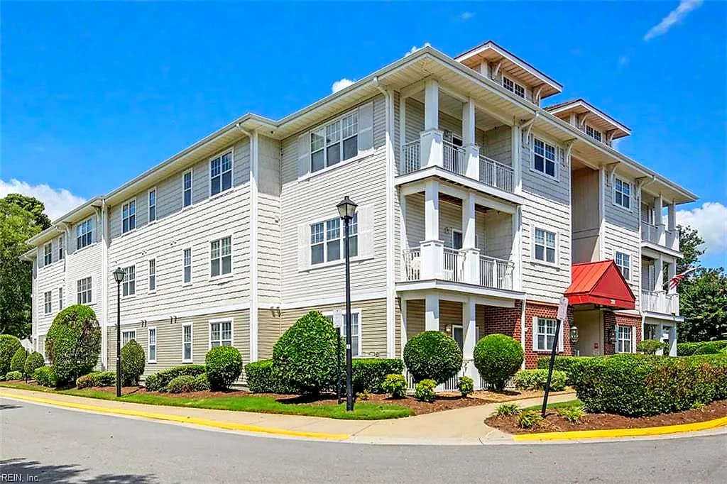 5300 Warminster DR #101, VIRGINIA BEACH VA 23455 - Photo 2
