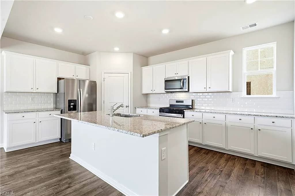 1004 Eastport PL, SUFFOLK VA 23435 - Photo 4