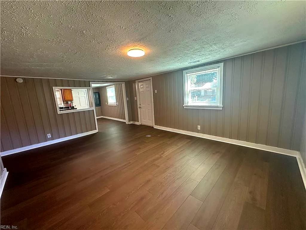 2425 Juniper ST, NORFOLK VA 23513 - Photo 4