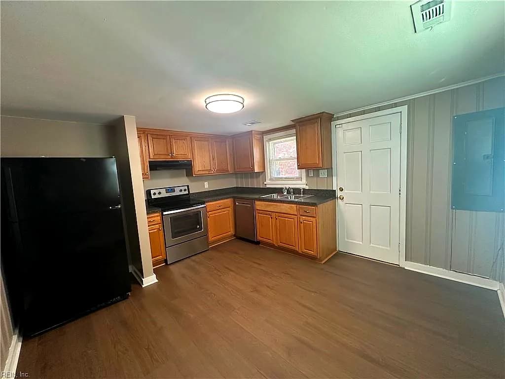 2425 Juniper ST, NORFOLK VA 23513 - Photo 5