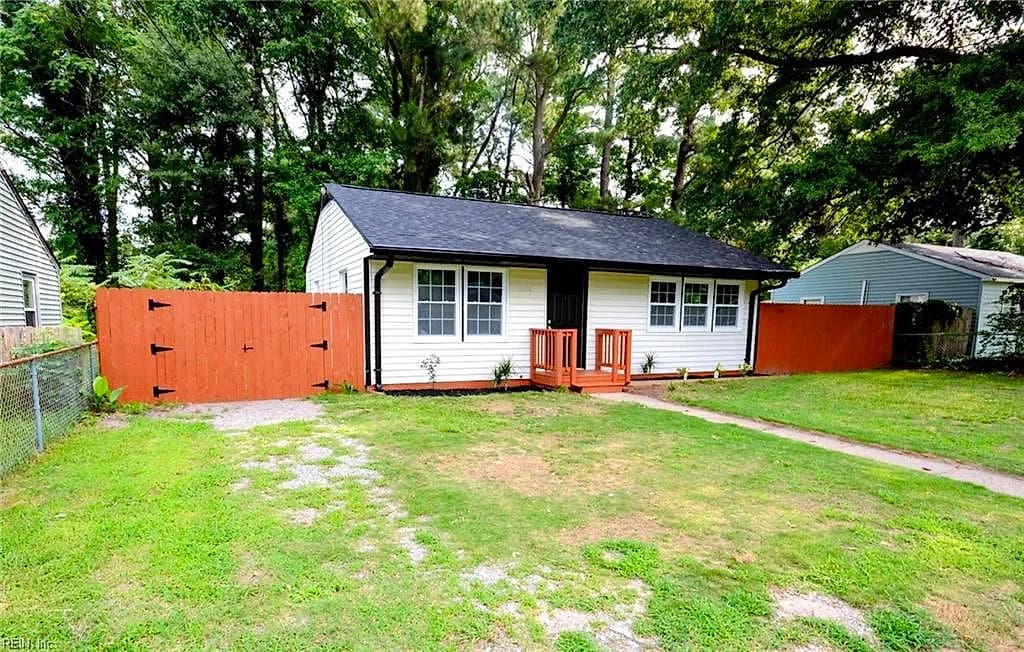 2410 Payne RD, CHESAPEAKE VA 23323 - Photo 4