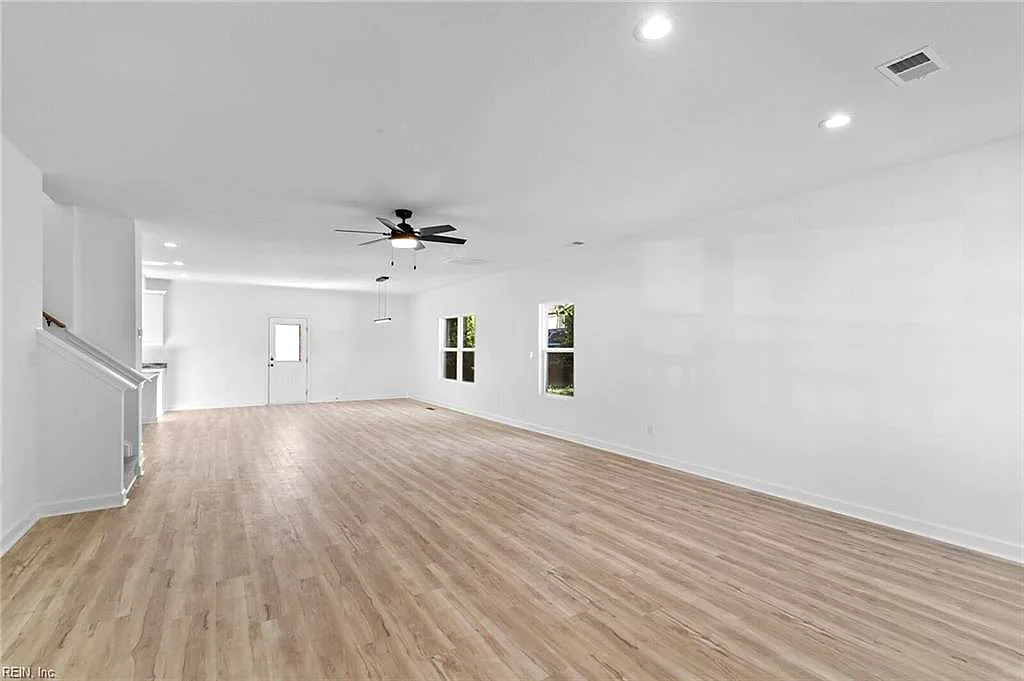 1145 34th ST, NEWPORT NEWS VA 23607 - Photo 4