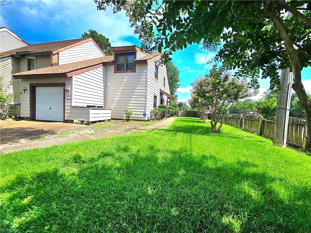719 Lord Byron DR, VIRGINIA BEACH VA 23452 - Photo 2