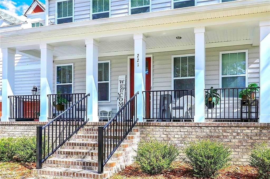 221 Wilson DR, CHESAPEAKE VA 23322 - Photo 4