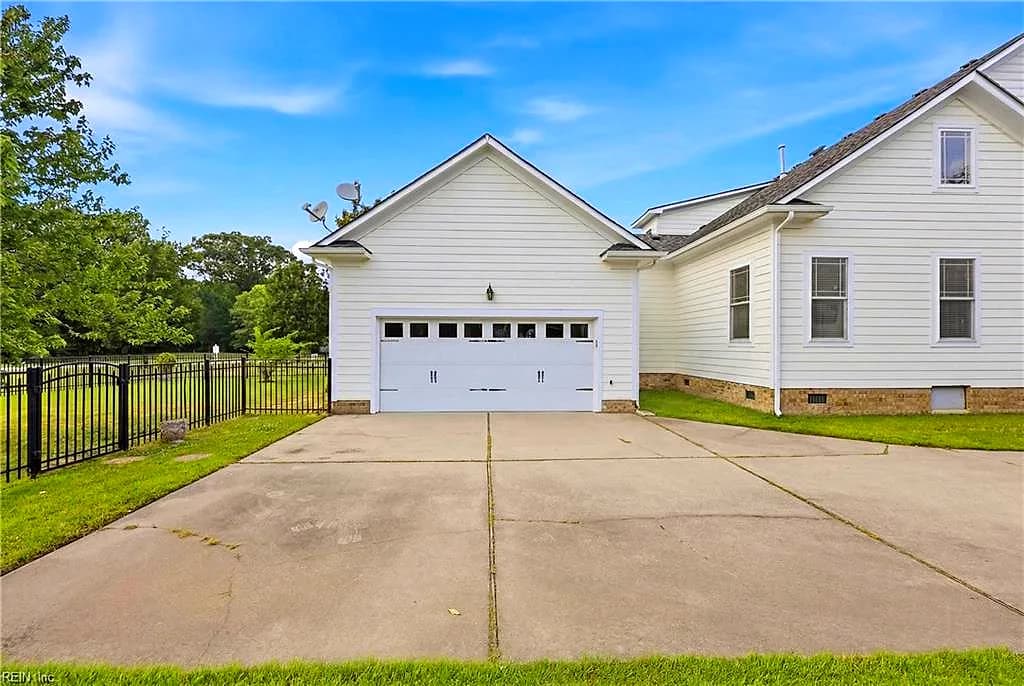 2101 Governors Pointe DR, SUFFOLK VA 23436 - Photo 4