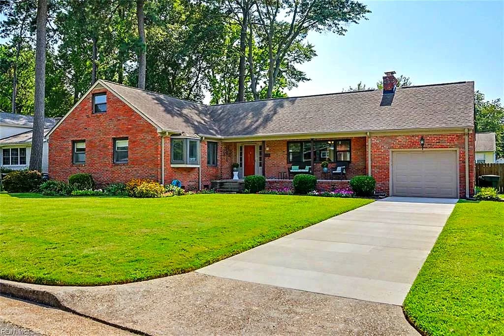 12 Pine Cone DR, HAMPTON VA 23669 - Photo 2