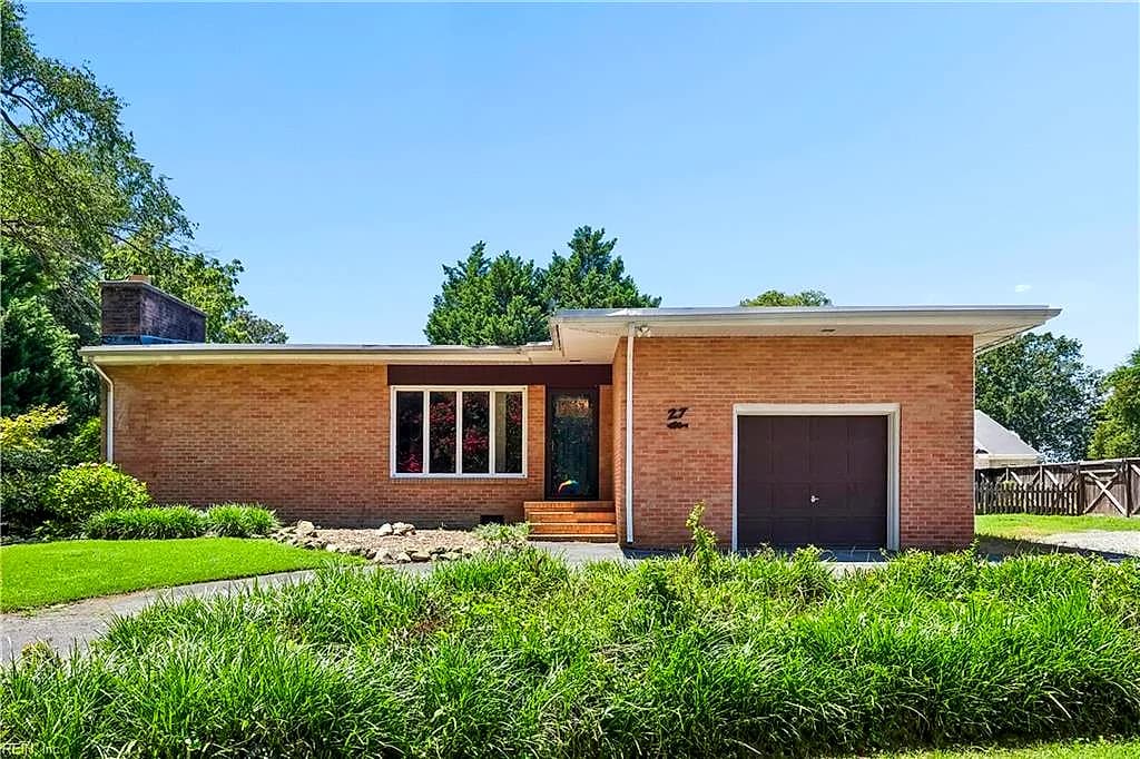 27 Hertzler RD, NEWPORT NEWS VA 23602 - Photo 2
