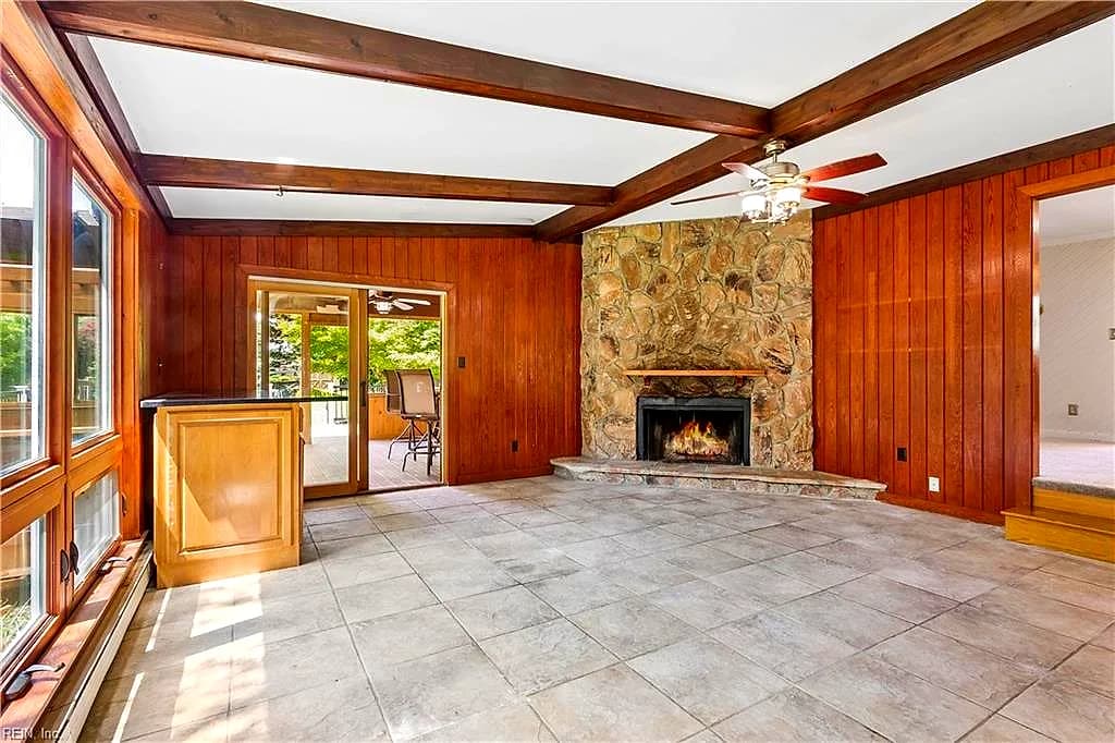 27 Hertzler RD, NEWPORT NEWS VA 23602 - Photo 5
